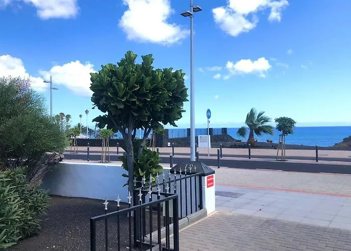 2 Bedroom Front Line Puerto Del Carmen Tías