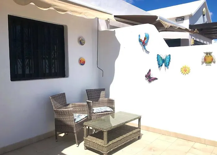 Villa 2 Bedroom Front Line Puerto Del Carmen Tías