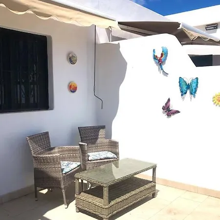 Villa 2 Bedroom Front Line Puerto Del Carmen Tias
