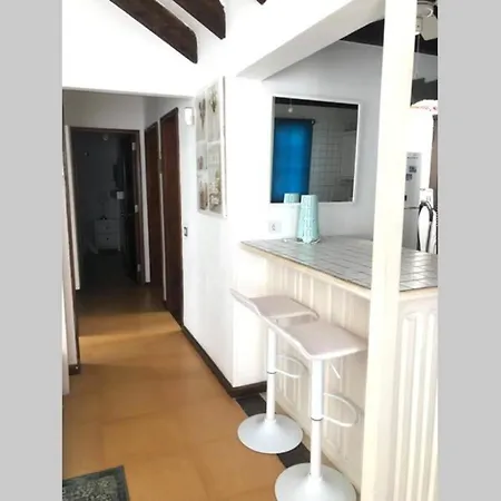 2 Bedroom Front Line Puerto Del Carmen Villa *